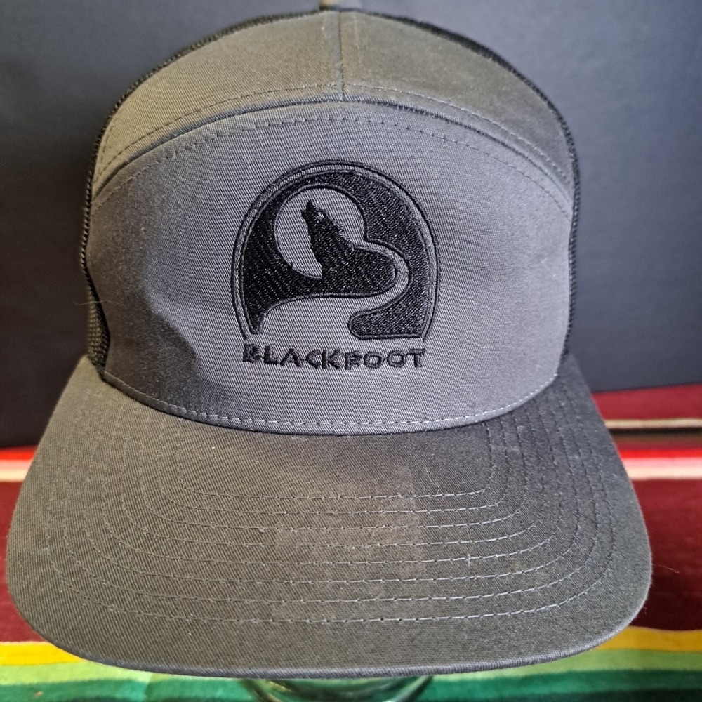 Blackfoot Brewing Hat Cap Snap Back Black Gray Howling Wolf Mesh‎ Panel